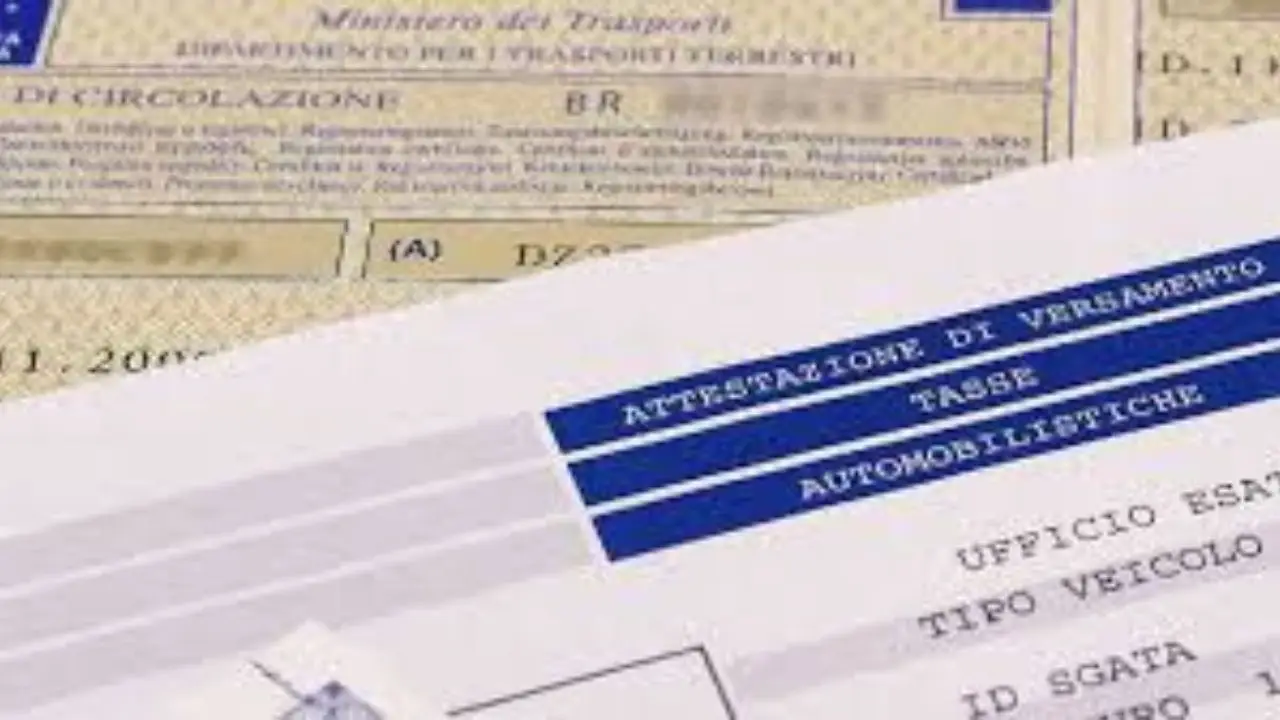 Bollo auto 2025: nuove categorie agevolate per chi ha un’auto elettrica Bollo auto 2025: nuove categorie agevolate per chi ha un’auto elettrica