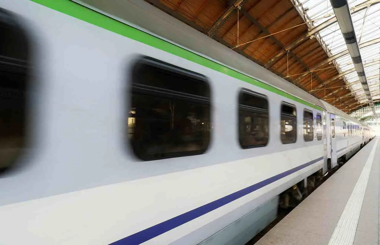 Bonus trasporti locali 2025: come ottenerlo se usi treni regionali Bonus trasporti locali 2025: come ottenerlo se usi treni regionali