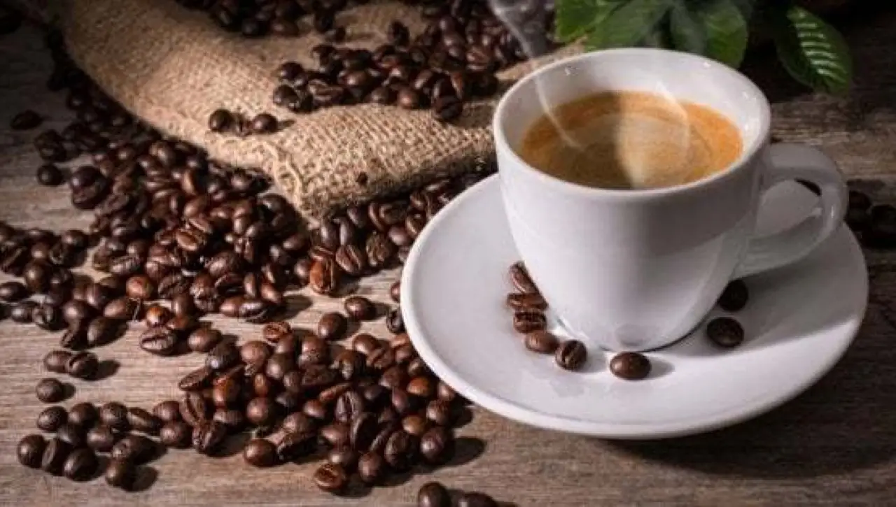 Usa una semplice tazzina di caffè per eliminare i cattivi odori negli armadi oggi Usa una semplice tazzina di caffè per eliminare i cattivi odori negli armadi oggi