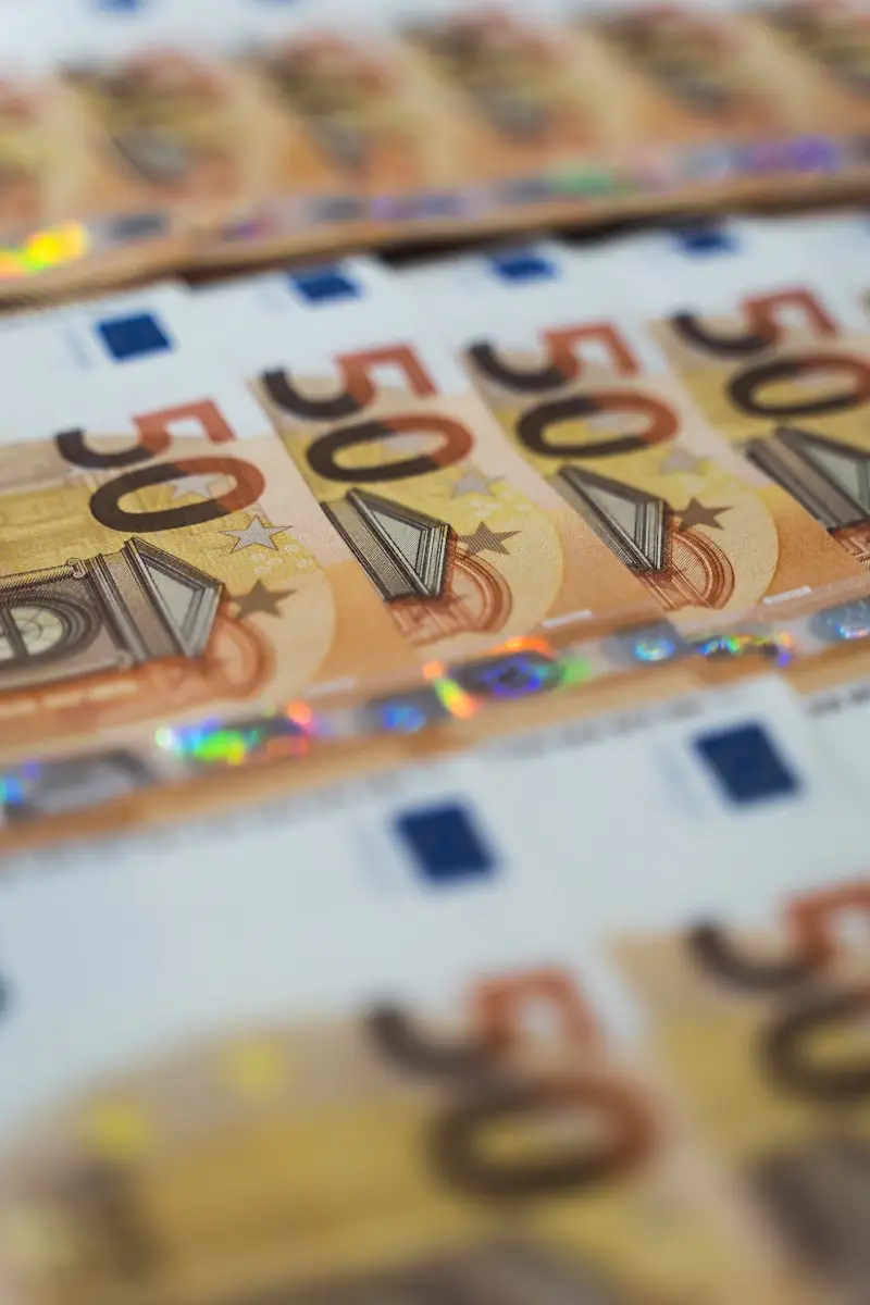 Banconote da 50 € sotto osservazione: la Banca Centrale avverte sui rischi reali Banconote da 50 € sotto osservazione: la Banca Centrale avverte sui rischi reali