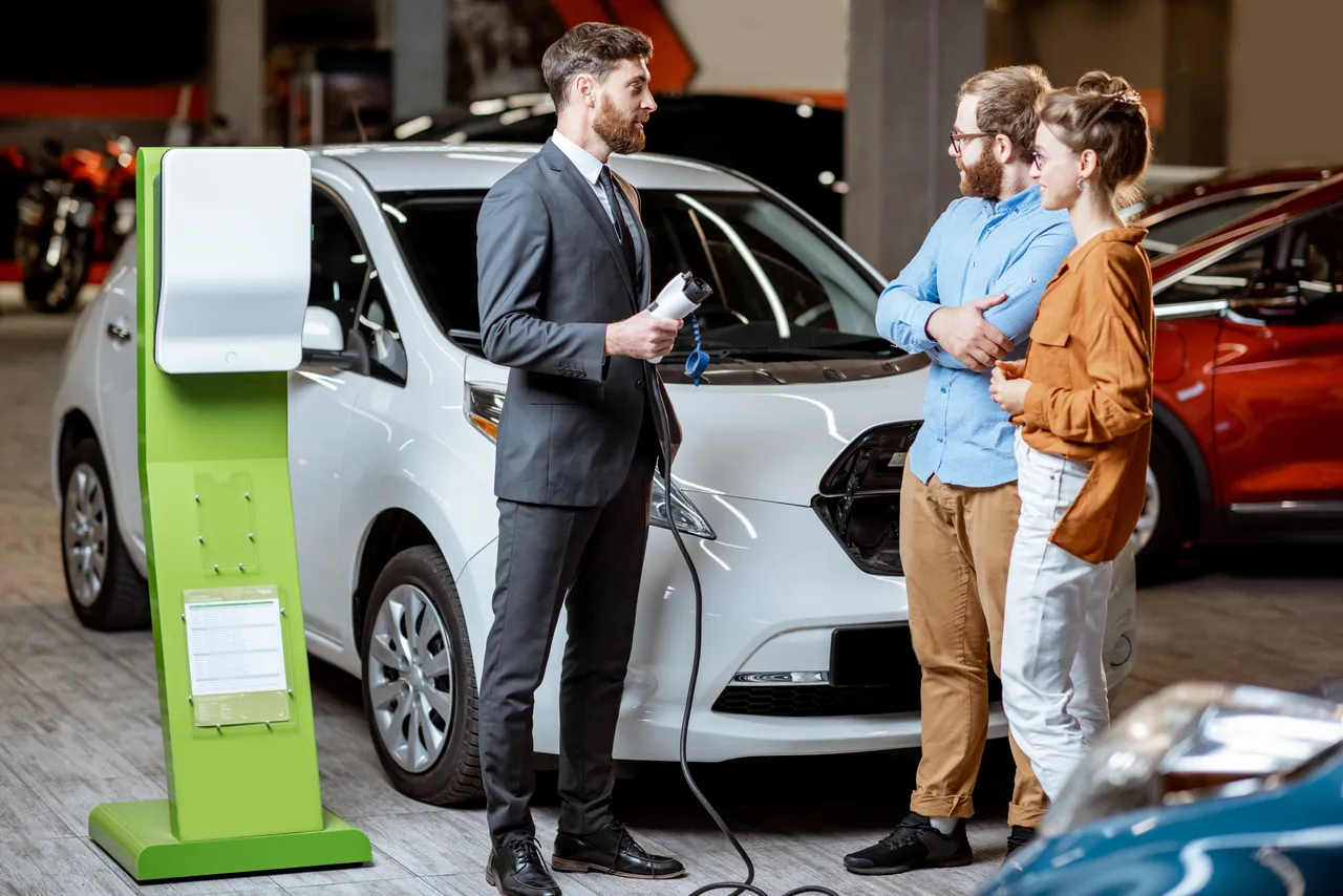 Bollo auto 2025: nuove categorie agevolate per chi ha un’auto elettrica Bollo auto 2025: nuove categorie agevolate per chi ha un’auto elettrica