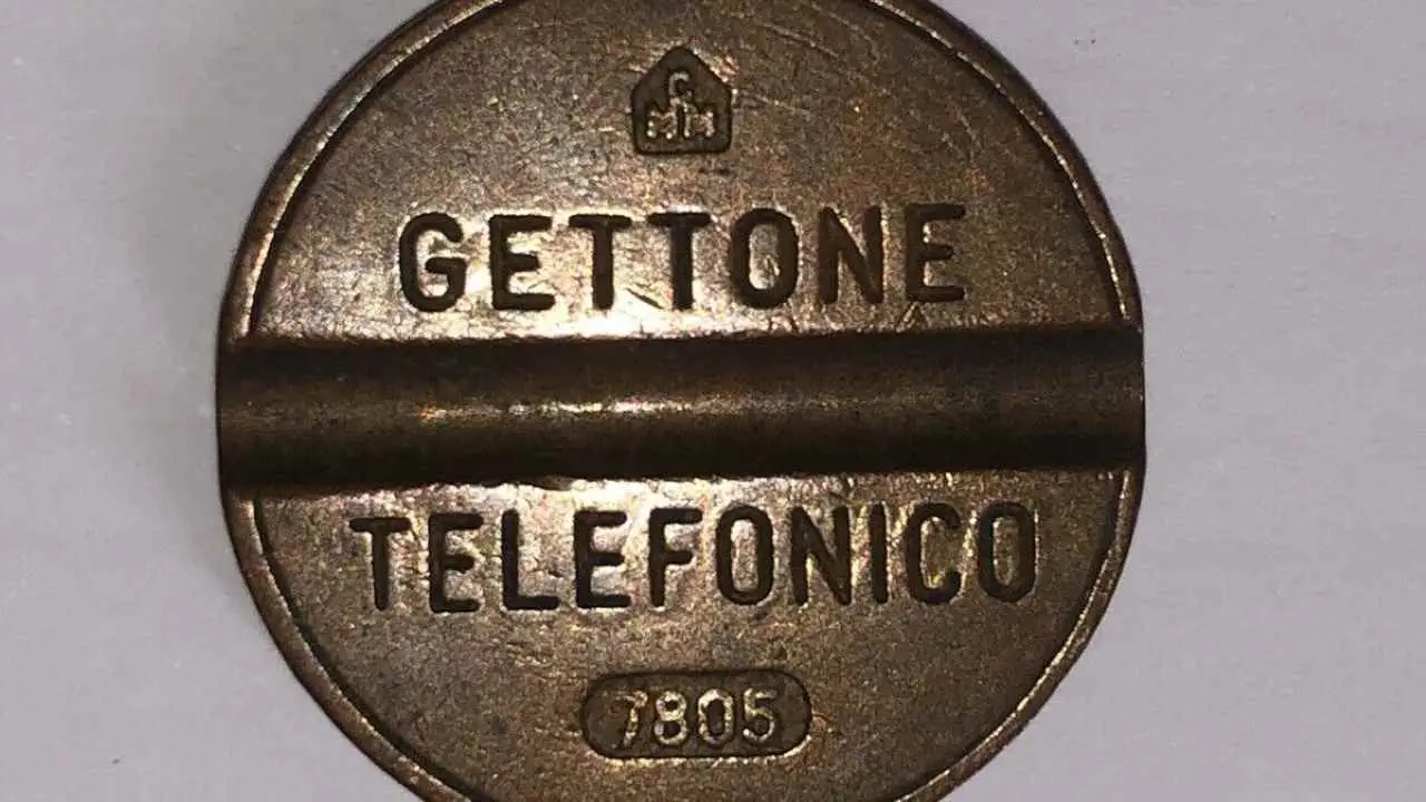 Gettoni da tram vintage: se ne hai uno con questa scritta vale mille euro Gettoni da tram vintage: se ne hai uno con questa scritta vale mille euro