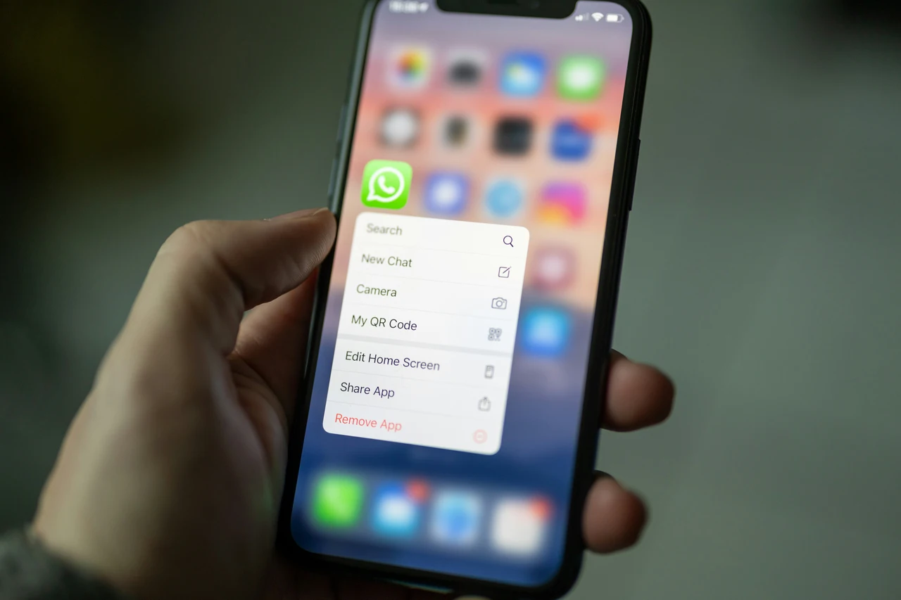 Ecco la funzione WhatsApp che molti ignorano e che migliora la privacy istantaneamente Ecco la funzione WhatsApp che molti ignorano e che migliora la privacy istantaneamente