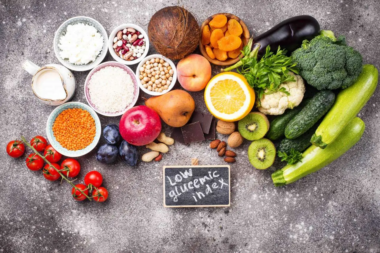 Cibi primaverili a basso indice glicemico: gli alimenti da inserire subito nella dieta Cibi primaverili a basso indice glicemico: gli alimenti da inserire subito nella dieta