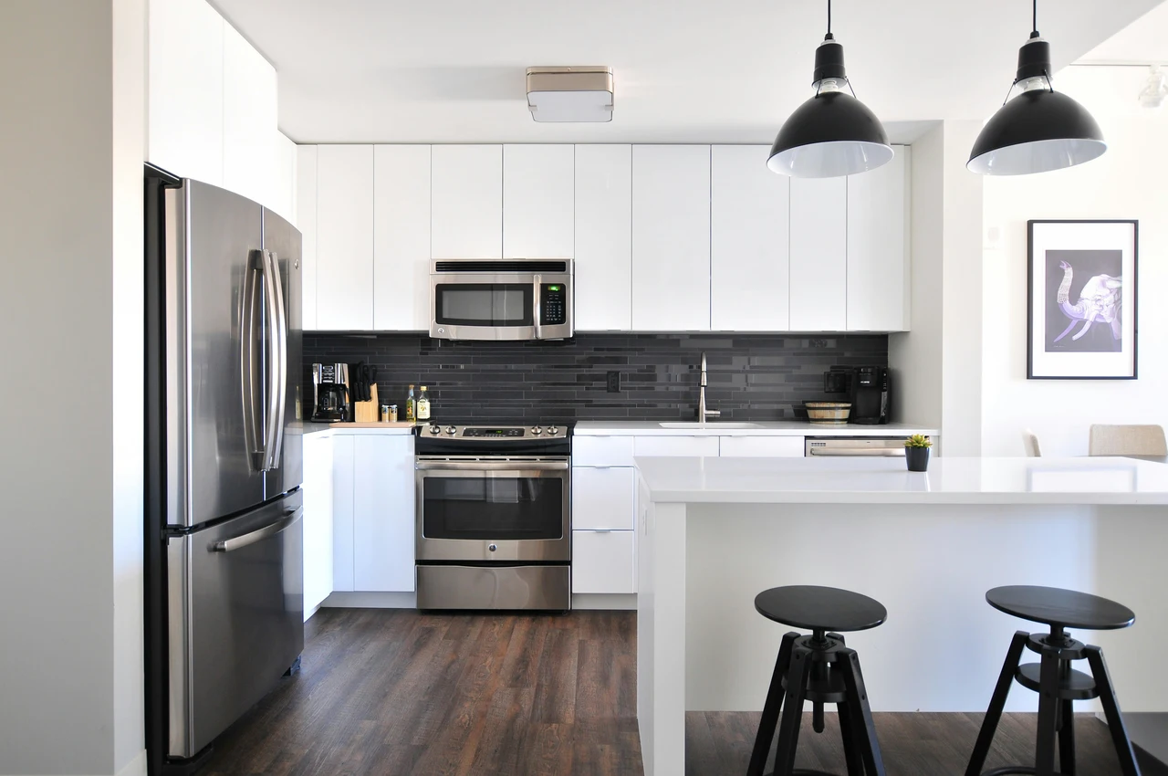 Risparmia energia in cucina: le pratiche immediate per feltrare la spesa elettrica Risparmia energia in cucina: le pratiche immediate per feltrare la spesa elettrica