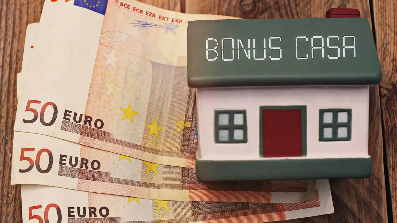 Bonus energia verde: novità sulle agevolazioni per chi installa pannelli domestici Bonus energia verde: novità sulle agevolazioni per chi installa pannelli domestici